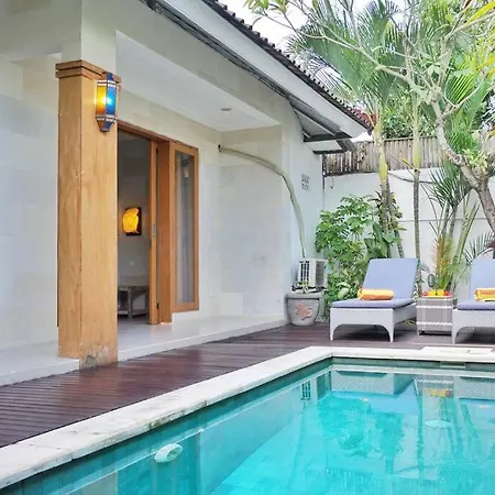 T&J2 - Central Petitenget 2Br Villa, Walk To Beach